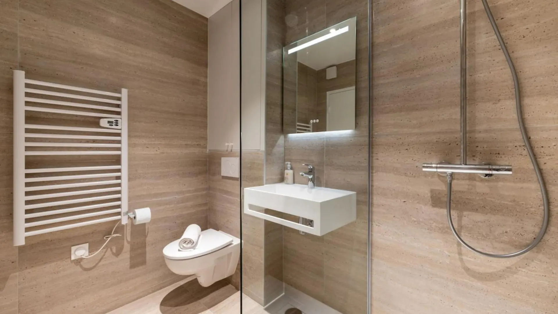 Appartamento Beautiful & Modern 1Bd Flat Near Montmartre Parigi